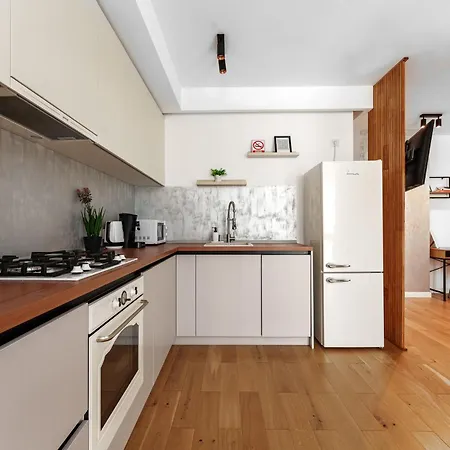 Carmen Sylva Collection - Exclusive Bucarest