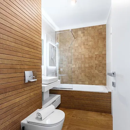 Carmen Sylva Collection - Exclusive * בוקרשט