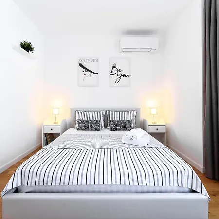 Carmen Sylva Collection - Exclusive * בוקרשט