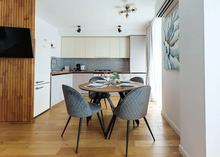 Carmen Sylva Collection - Exclusive