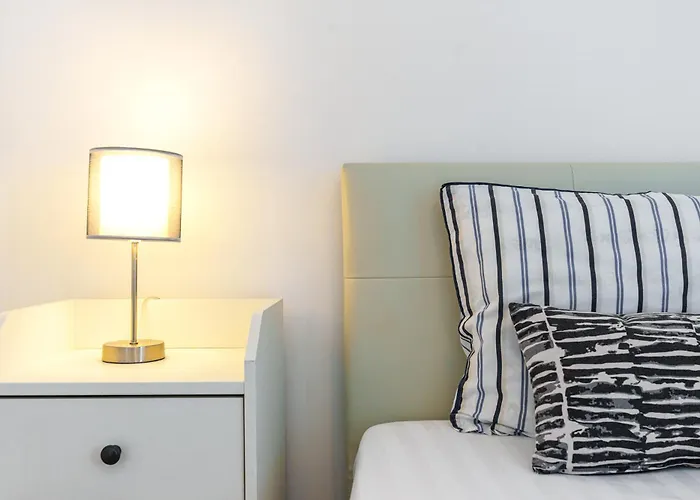 Carmen Sylva Collection - Exclusive Bucarest