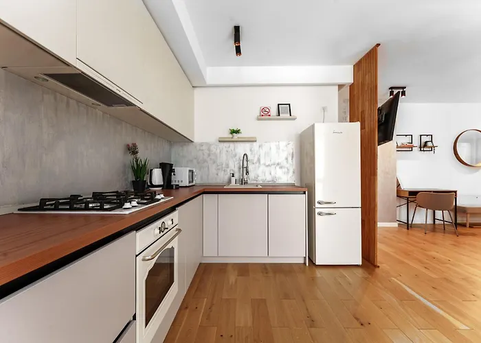 Carmen Sylva Collection - Exclusive Bucureşti