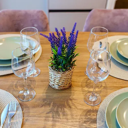 Carmen Sylva Collection - Exclusive