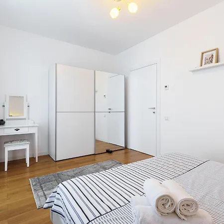 Carmen Sylva Collection - Exclusive Бухарест